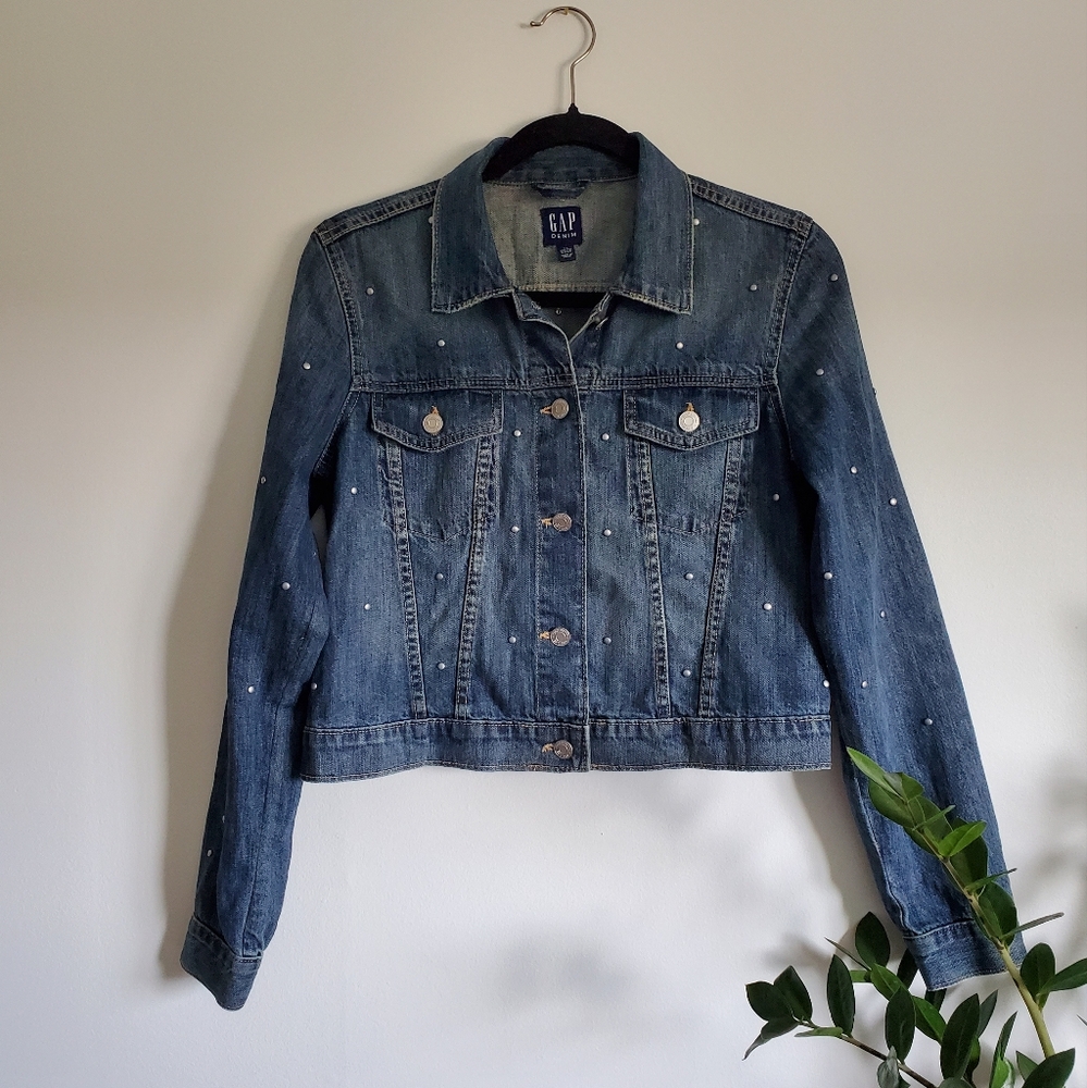 Cropped Studded Denim Jacket